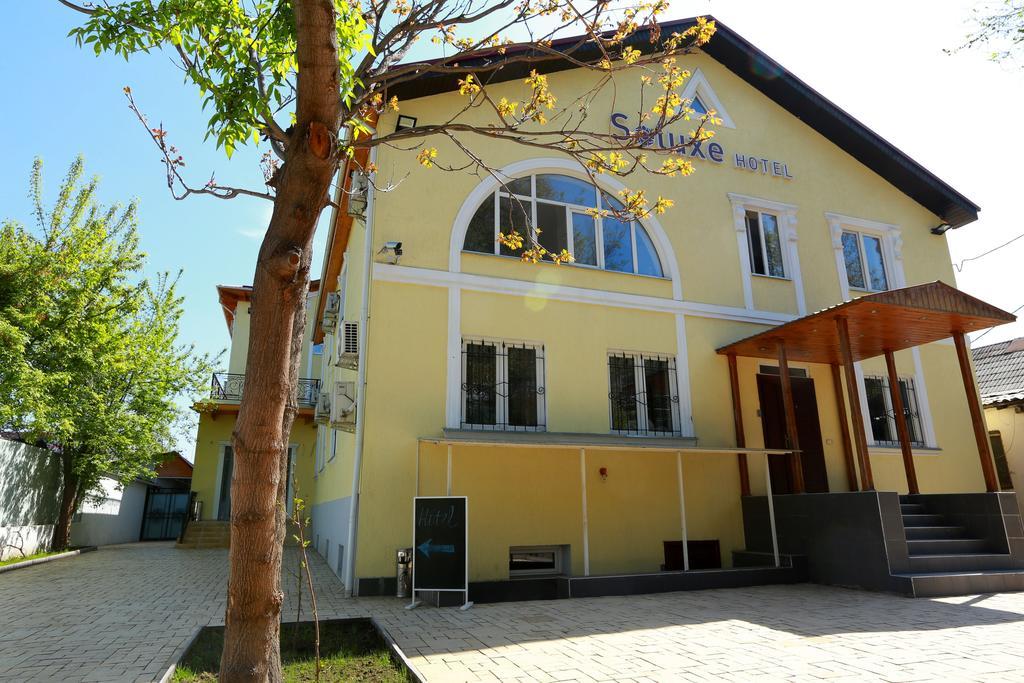 Soluxe Hotel Bischkek Exterior foto