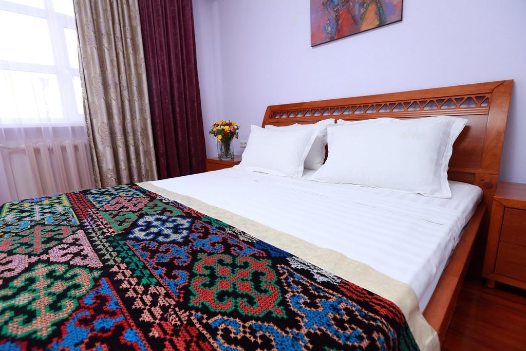 Soluxe Hotel Bischkek Zimmer foto