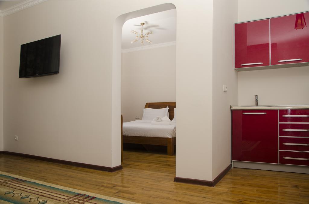 Soluxe Hotel Bischkek Exterior foto